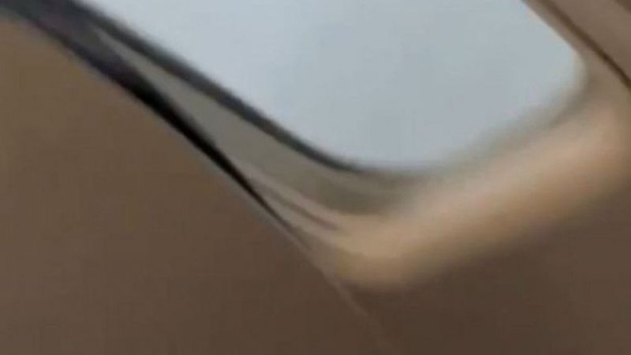 Antalya’da uçağa yıldırım isabet etti, o anlar kameraya yansıdı