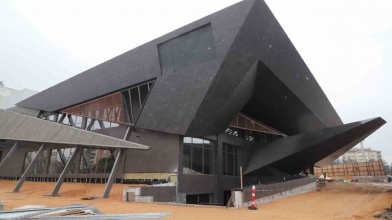 Devlet tiyatrosu Şehitkamil sahnesinde sona gelindi