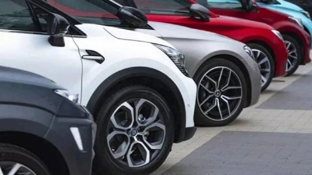 Yeni araba almak isteyenler için bir fiyat listesi daha açıklandı! Fiat, tek tek duyurdu! Yeni rakamlar dudakları uçuklattı! İşte liste