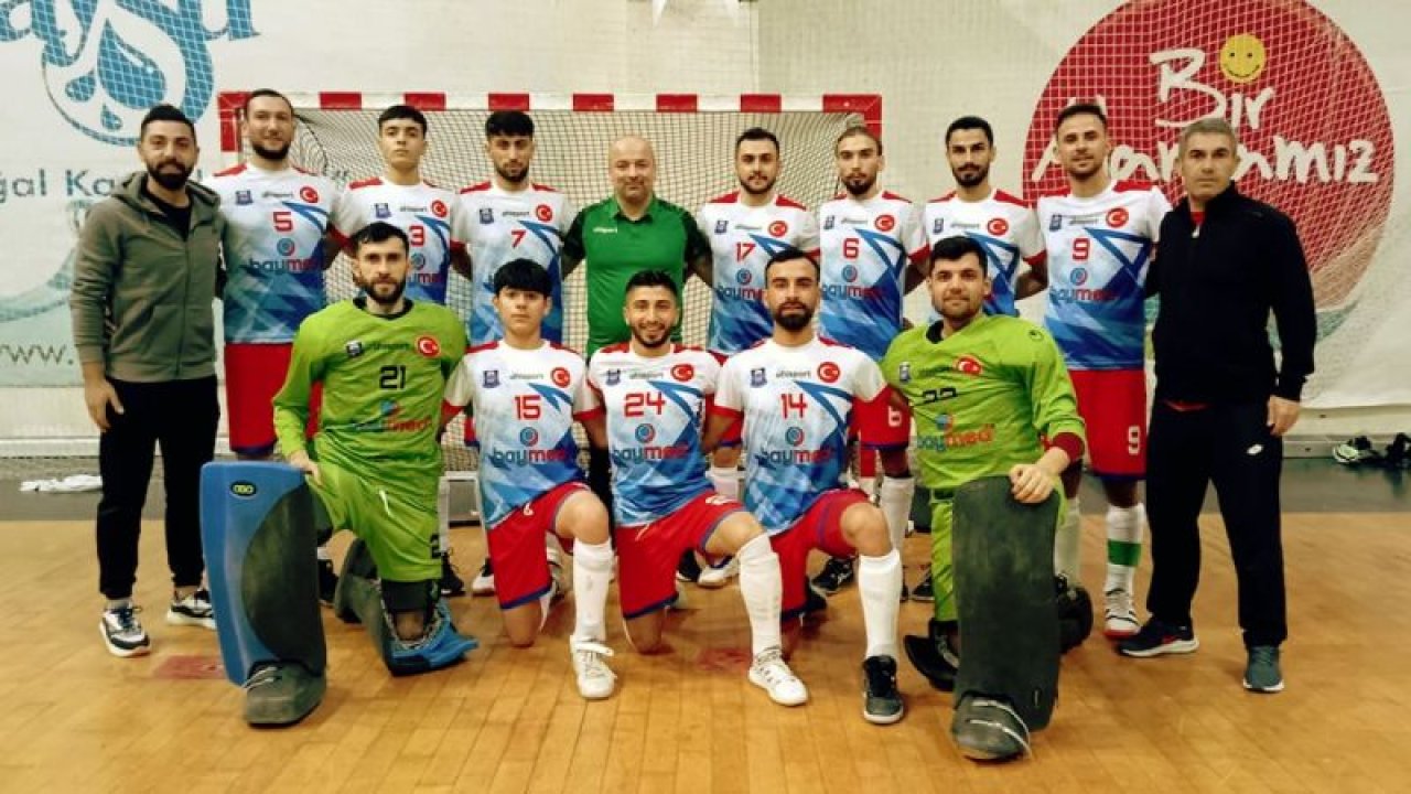 Hokeyde salonun lideri Gaziantep Polisgücü