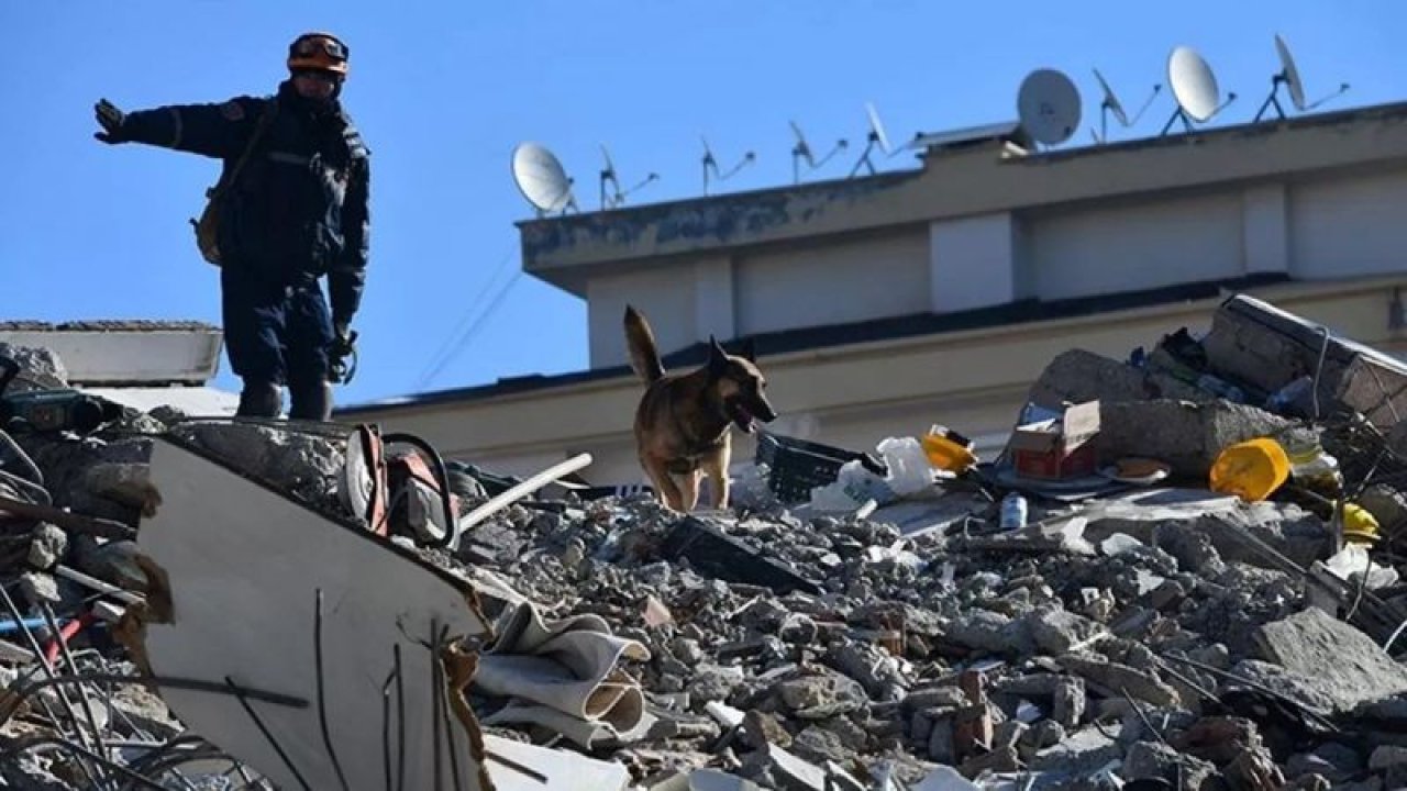 Arama ve kurtarma çalışmaları devam ediyor: Cemile, depremin 5’inci gününde Kahramanmaraş’ta kurtarıldı! İlk cümlesi yürekleri yaktı…