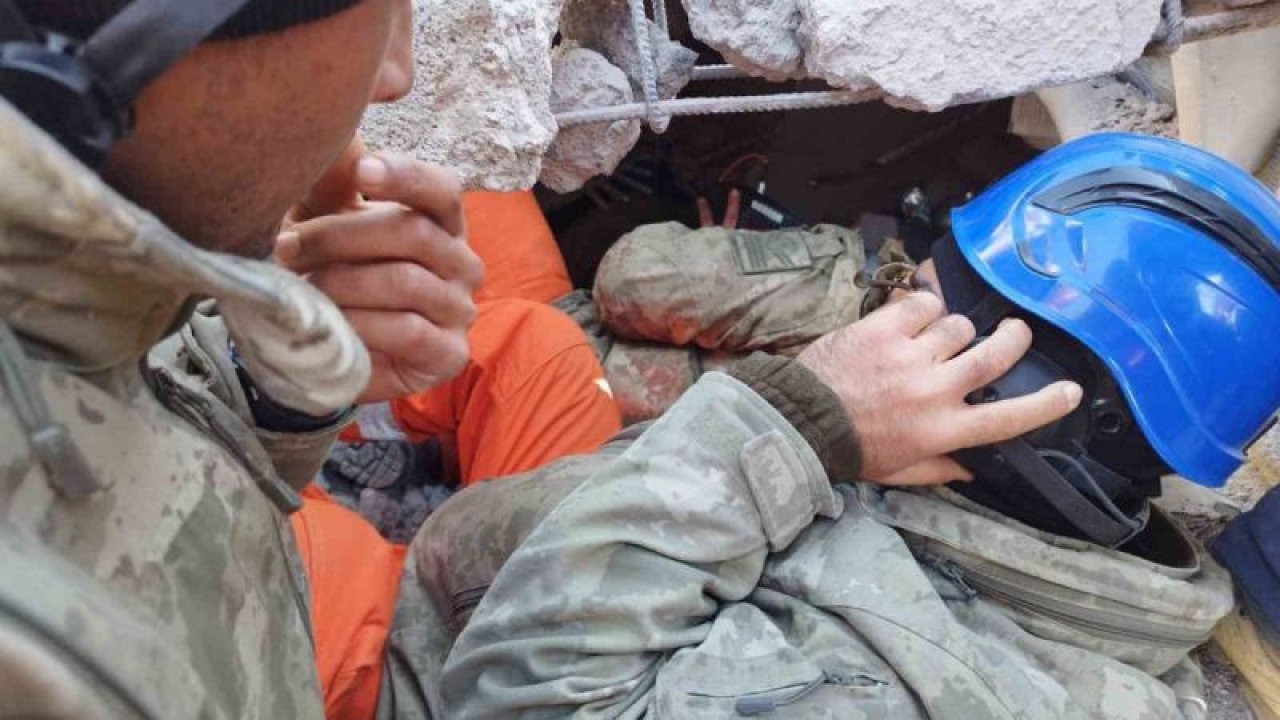 132 saat sonra 13 yaşındaki Esmanur sağ olarak kurtarıldı...