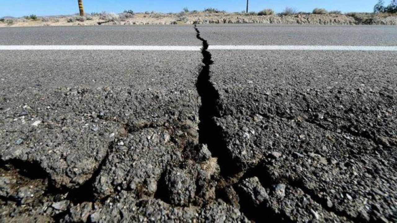 Maden Teknik ve Arama, Deprem Raporunu Yayınladı: Nurdağı İlçesinin Merkez Yolu, 280 Santimetre Kaydı!