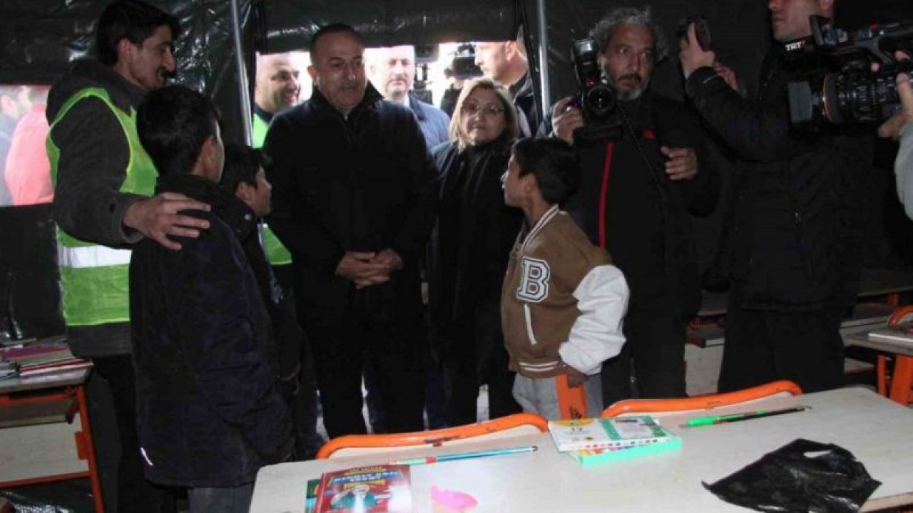 Gaziantep’in İslahiye ilçesinde 'DEPREMZEDELERDEN' Dışişleri Bakanı Çavuşoğlu’na ÜZÜCÜ talepler VE ŞİKAYETLER