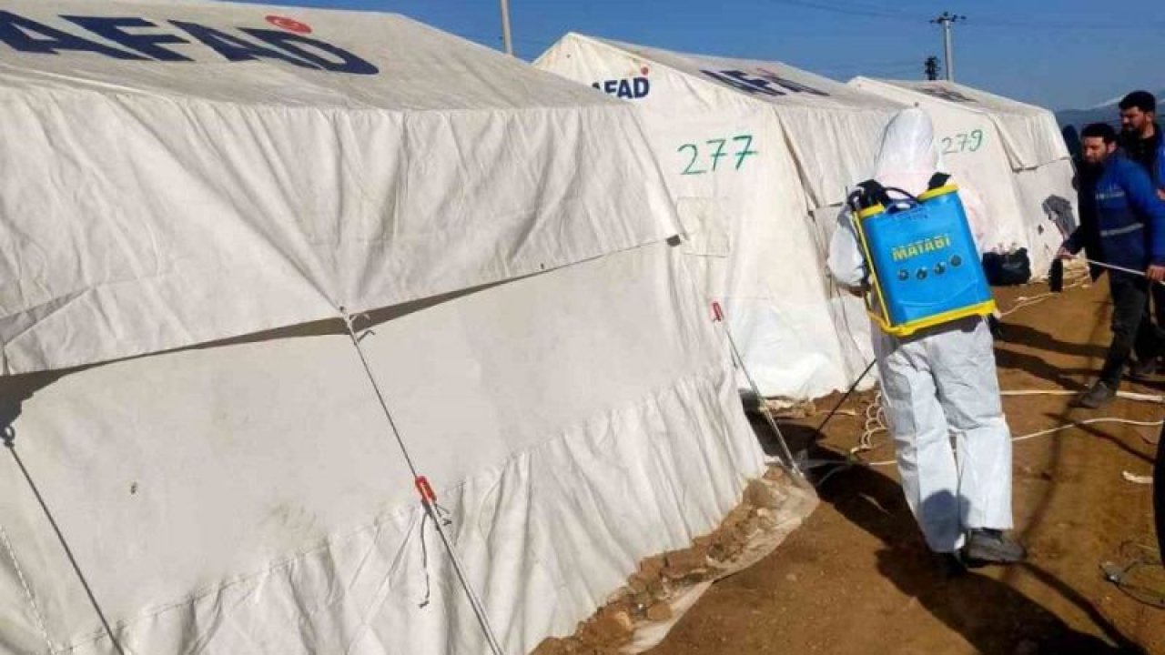 Gaziantep'te salgın hastalık riskine karşı kent genelindeki ilaçlama çalışmaları sürüyor