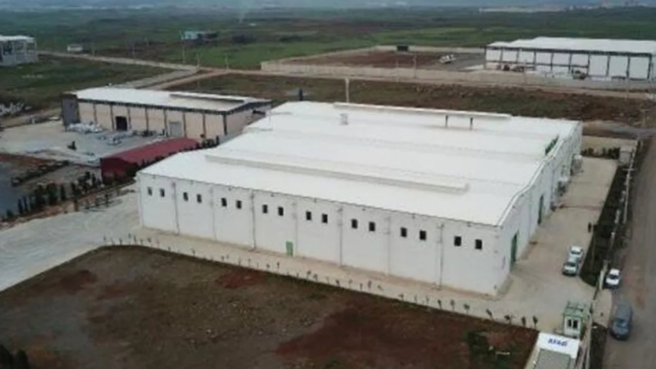 Gaziantep'te  depremde  hasar gören fabrikalardan bazıları üretim yapamaz hale geldi.