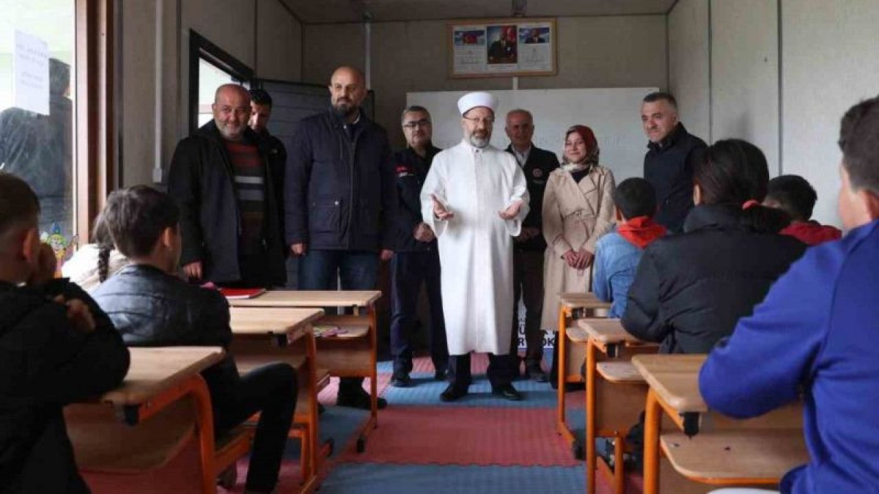 Gaziantep Nurdağı’nda Diyanet İşleri Başkanı Erbaş, konteyner kenti ziyaret etti