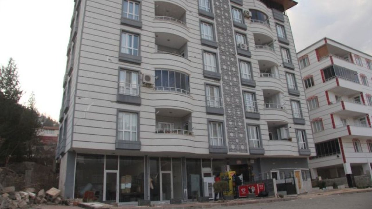 Gaziantep'in İslahiye ilçesinde Depreme dayanıksız diye ceza kesildi, depremde camı bile kırılmadı