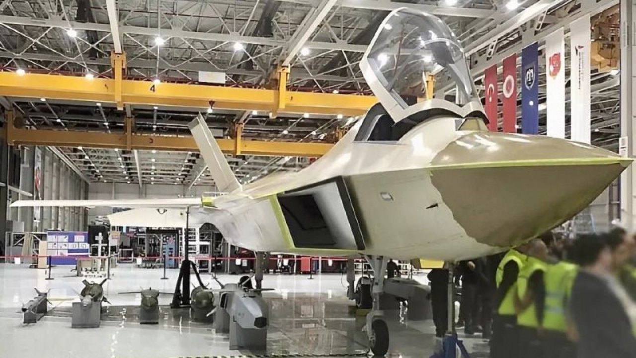 Türkiye’nin En Önemli Teknoloji Geliştirme Projesi! Milli Muharip Uçak, Bugün İtibariyle Hangardan Çıkacak!