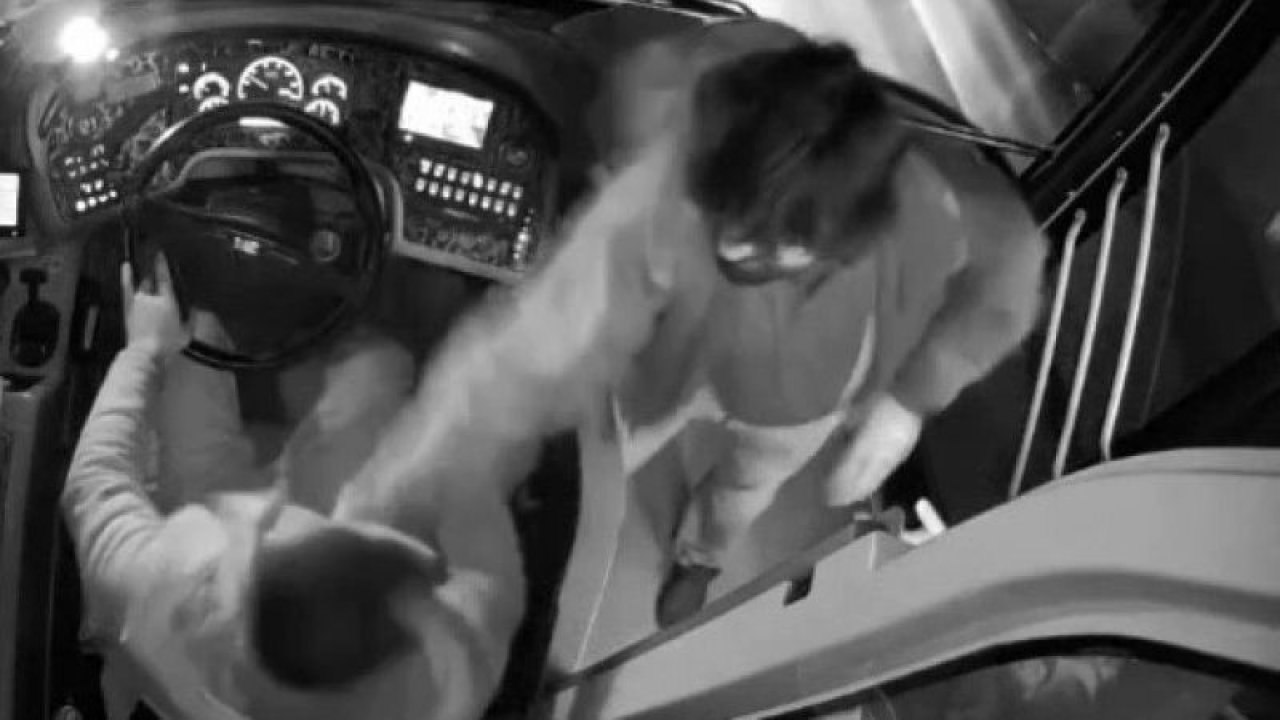 "Düğmeye bastım, durmadın" tartışmasında seyir halindeki şoföre saldırdı