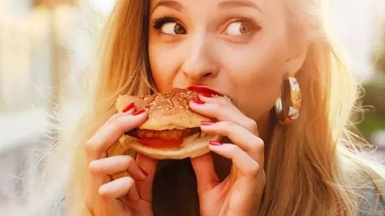 Hamburger, Kola Tüketenler Dikkat! Sağlık Sistemini Çökertiyor! Uzman İsim Tek Tek Sıraladı...