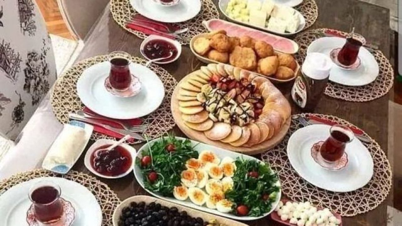 Sahur İçin Pratik Lezzetler! Türkiye, Gazantep dahil İSLAM ALEMİ  'YARIN'  SAHURA KALKIYOR.