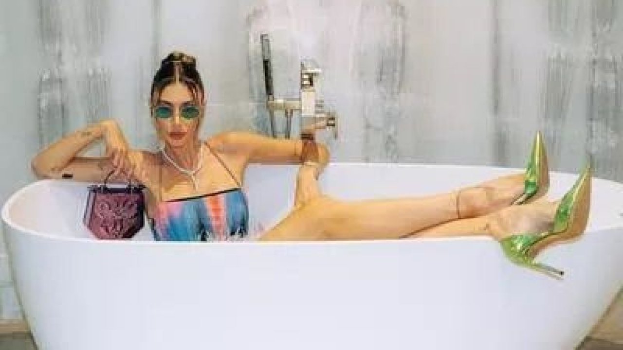 Şeyma Subaşı'nın Yeni Projesi, Ortalığı Karıştırdı! Ünlü Futbolcunun Eşi Açtı Ağzını Yumdu Gözünü: “Ona Vereceğime, Lavabo Temizleyici Alırım!”