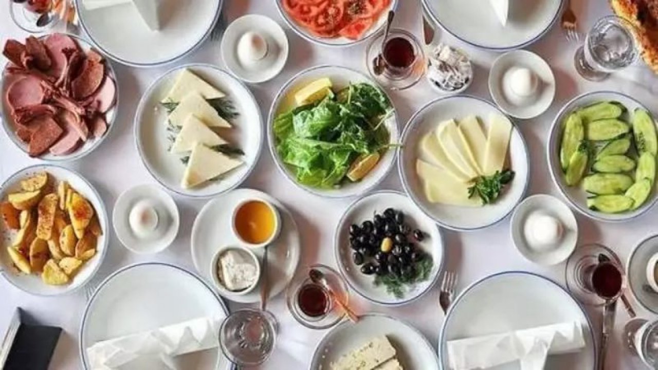 Sahur Yapmadan Oruç Tutmanın Zararları! Uzman İsim Bel Bölgesindeki Yağlanmaya Dikkat Çekti!