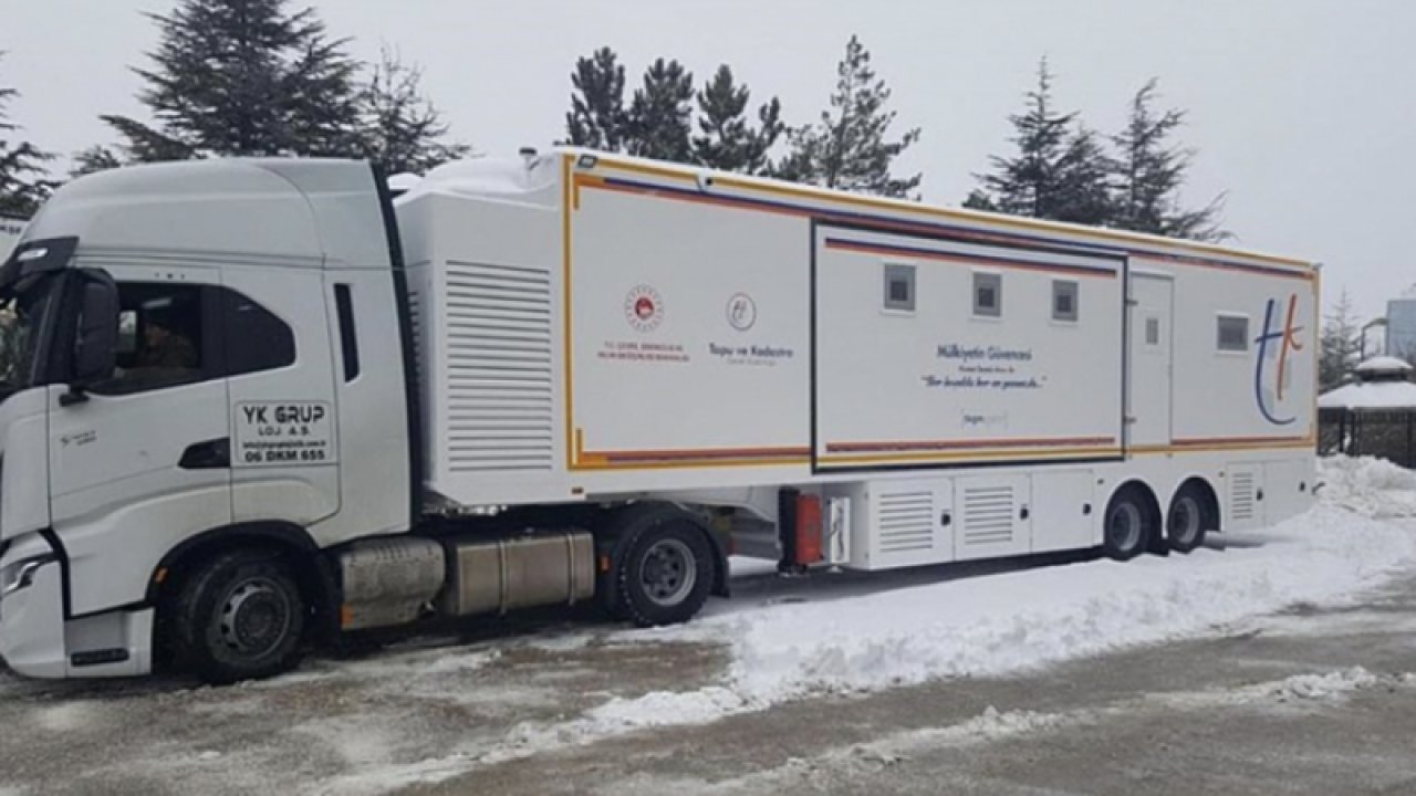 Deprem bölgelerinde tapu işlemleri mobil tırda yapılıyor