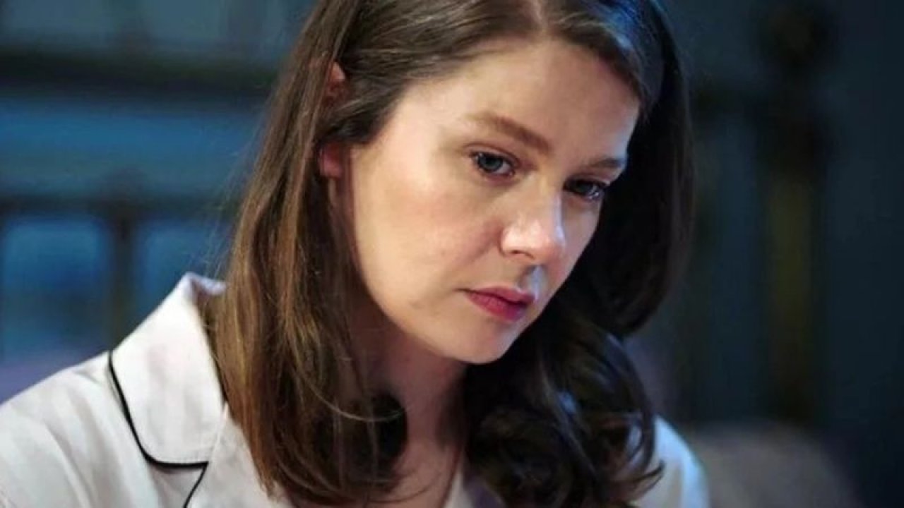 Hayri’nin evli olduğunu Nalan’a ilk kim söyleyecek? Camdaki Kız’da gerilim artıyor…