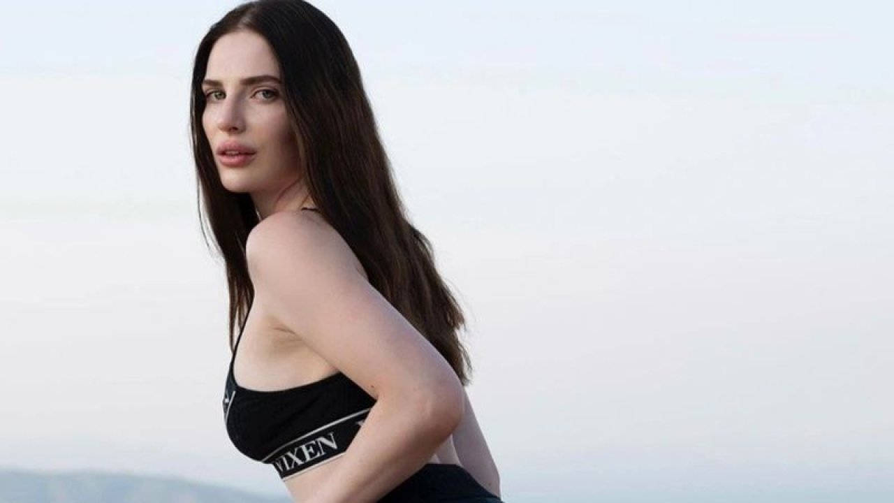 Yetişkin film yıldızı Reislin sporcu taytıyla takipçilerini çıldırttı! Spor salonunda kalça hareketleri nefes kesti