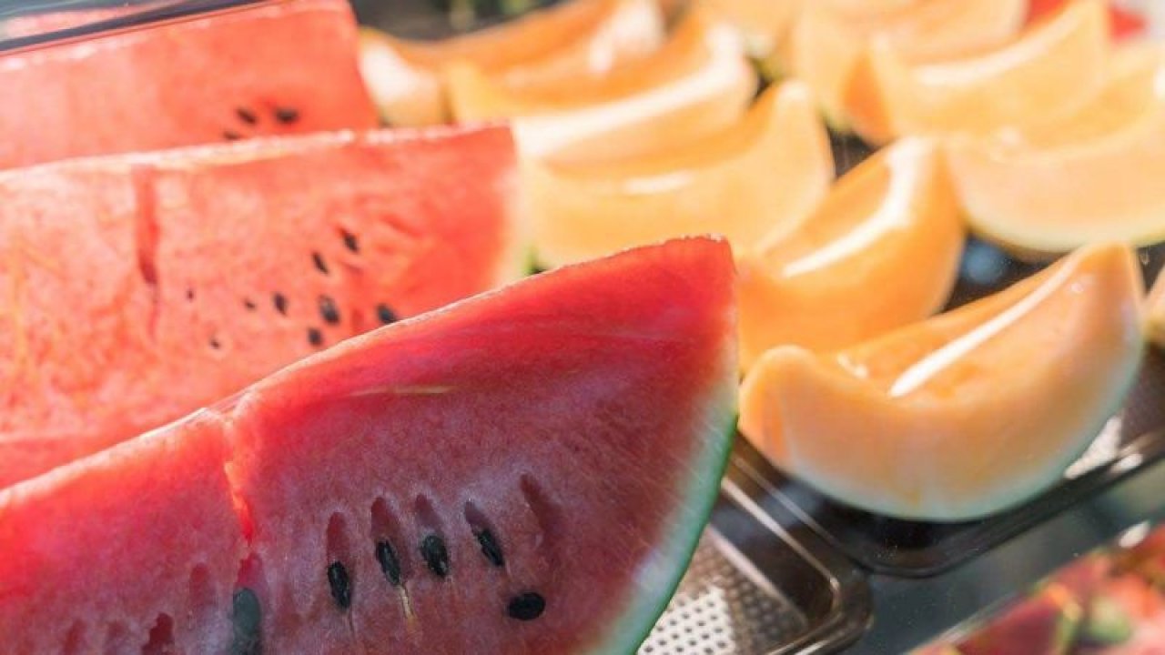 Gaziantep'te Meyve Fiyatları Uçuşa Geçti! Karpuz 40, Kavun 35, Erik Bin TL!