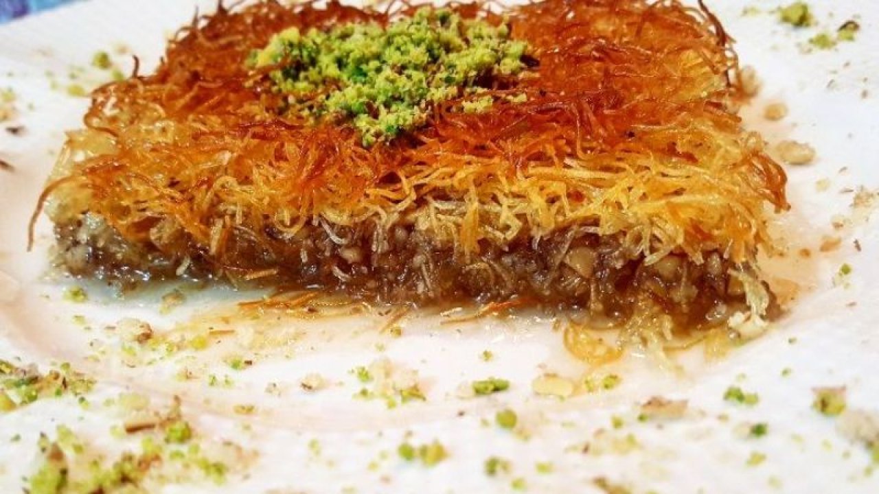 Ramazan Ayına Özel Tatlı Tarifleri! Cevizli Tepsi Kadayıfı İle İftar Sofralarınızı Tatlandırın!