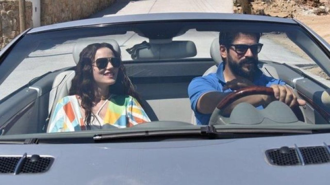 Gaziantepli Burak Özçivit eşine doğum hediyesi özel plakalı milyonluk araba aldı!