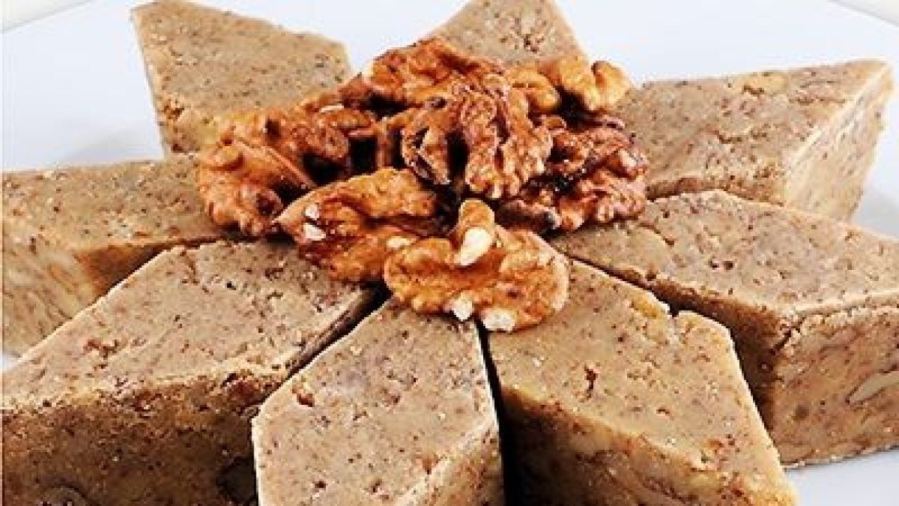 Sahurda Bu Besini Tüketmeyi İhmal Etmeyin! Omega-3 Yağ Asidi Deposu Ceviz Ezmesinin Yapılışı!