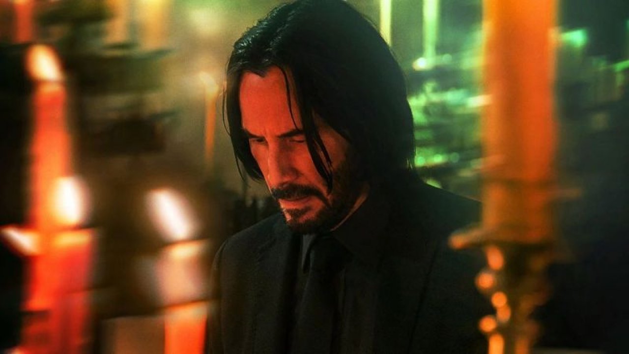 Keanu Reeves’ten çalışanlarına ölüm temalı jest! Dublör ve figüranlarına hediye olarak “ölüm sayıları” üzerinden özel tişört bastırdı!