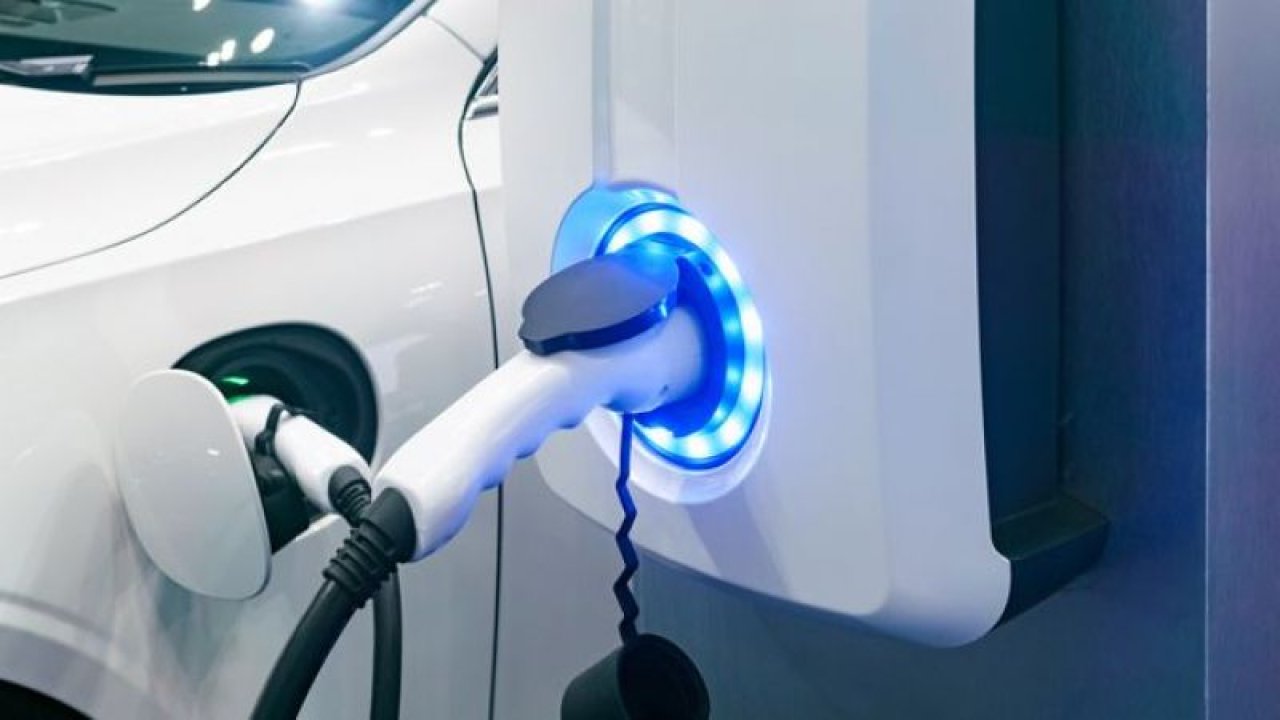 Elektrikli araçlara ilgi artıyor! Türk mühendislerden elektrikli ticari araç tanıtımı geldi!