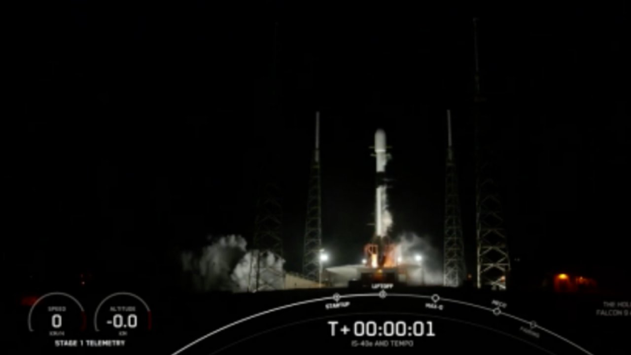 SpaceX yörüngeye iletişim uydusu gönderdi