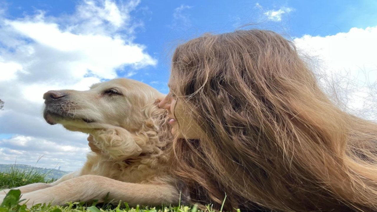 Serenay Sarıkaya'nın acı günü! Ölüm haberi herkesi yasa boğdu..