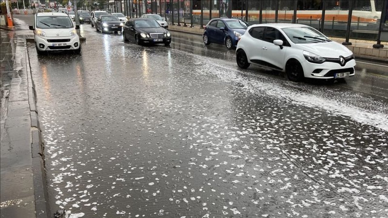 GAZİANTEP'İ METEROLOJİ UYARMIŞTI! SAĞANAK YAĞMUR BAŞLADI... SEL UYARISI