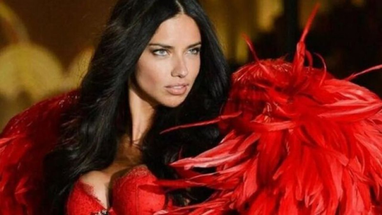 Adriana Lima Victoria's Secret'a geri döndü! 5 yılın ardından beyazlar içinde büyüledi!