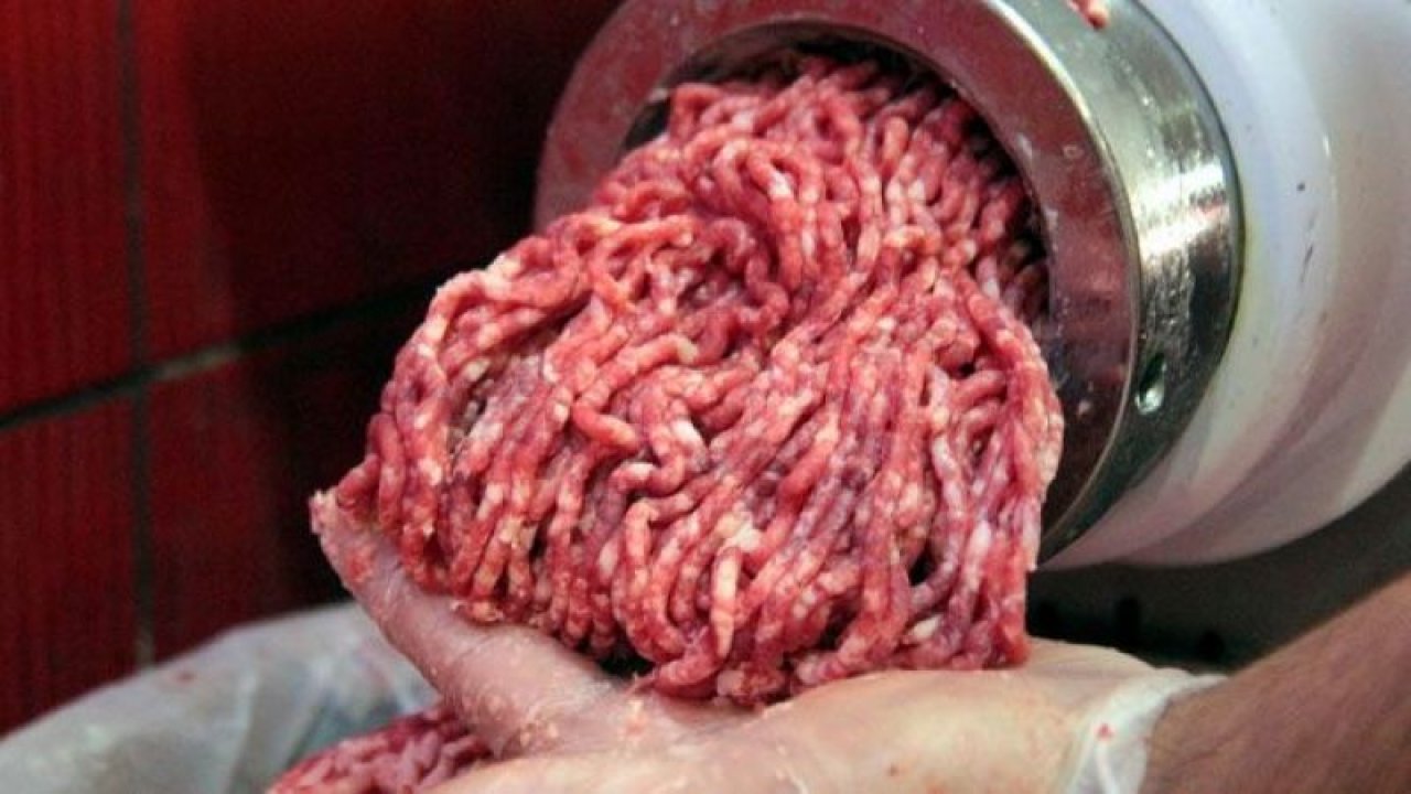 Kıyma ve sucuk alırken iki kez düşünün! Sağlığı tehdit eden hile ortaya çıktı: Kıyma ile sucuğun içerisine konmayan yok! Dikkat edilmezse…