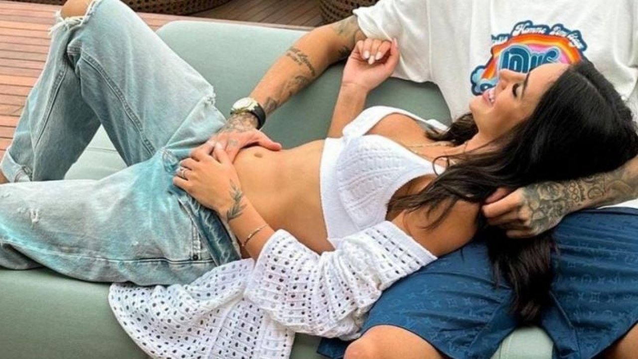 Neymar baba oluyor! Model sevgilisinin karnını öptüğü o duygu dolu paylaşım!