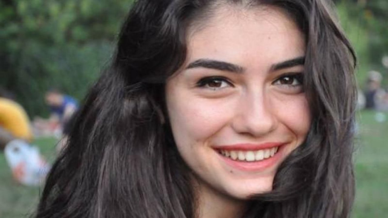 Hazar Ergüçlü derin yırtmaçlı elbisesiyle büyüledi!