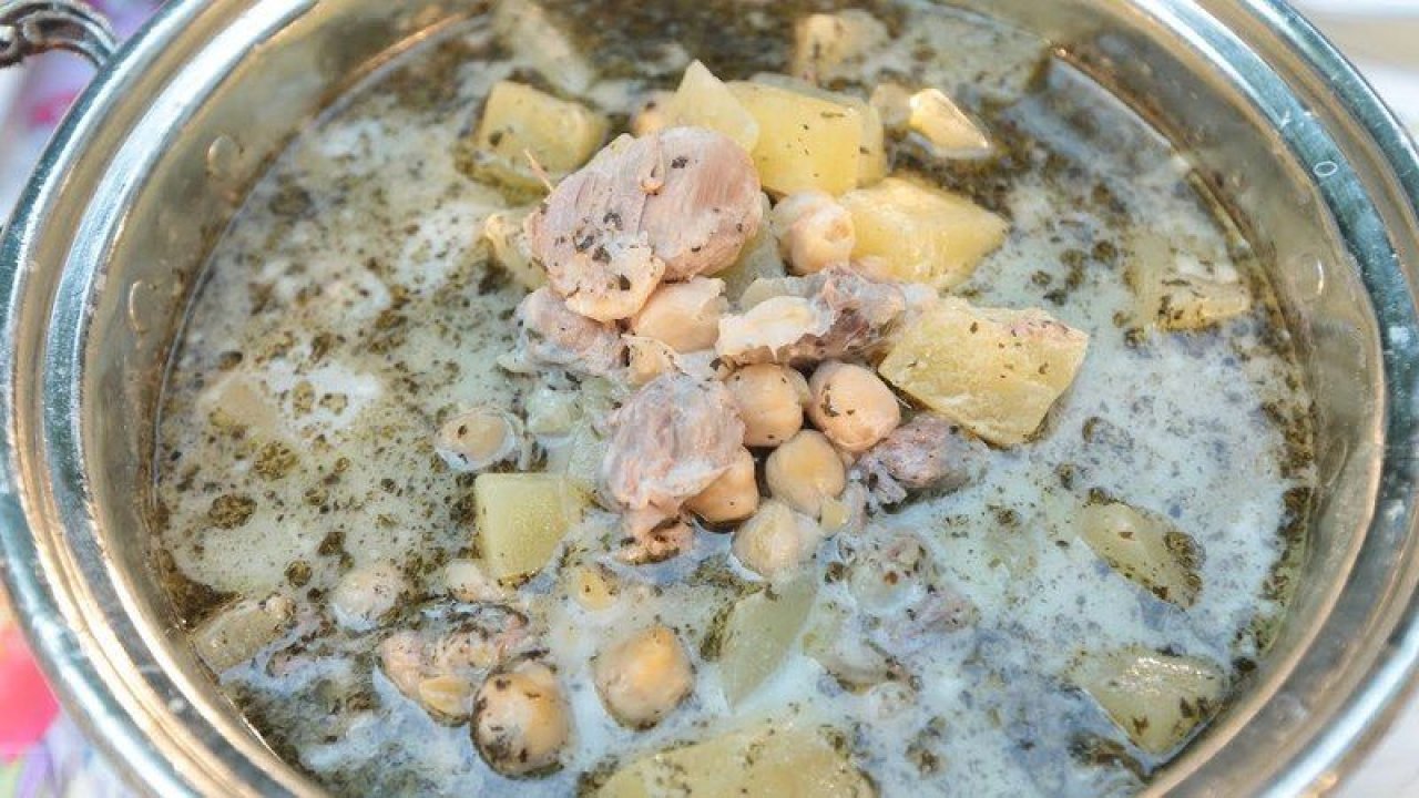 Antep Usulü Borani Yemeği Tarifi, Antep Usulü Borani Nasıl Yapılır? Evde Antep Usulü Borani Yapılışı