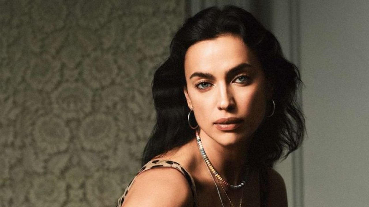 Irina Shayk’tan nefes kesen pozlar! Transparan kıyafeti ile Irina Shayk sosyal medyayı salladı!