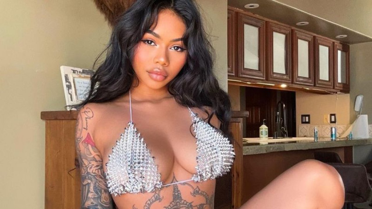 Model Tianna Lynnm Bikinili Pozlarını Çekinmeden Paylaştı! Bikinisi Hiçbir Yerini Tam Olarak Kapatamadı! Hayranları Şok Oldu…