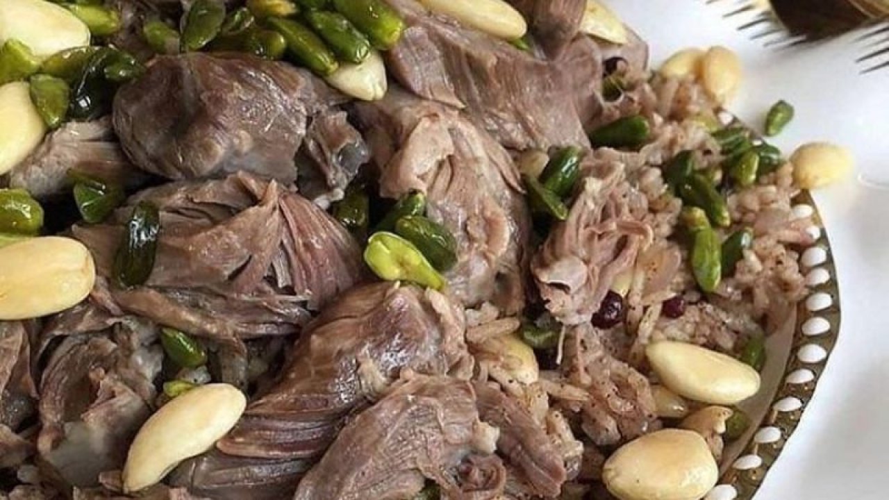 Antep Usulü İç Pilavı Yemeği Tarifi, Antep Usulü İç Pilavı Nasıl Yapılır? Evde Antep Usulü İç Pilavı Yapılışı
