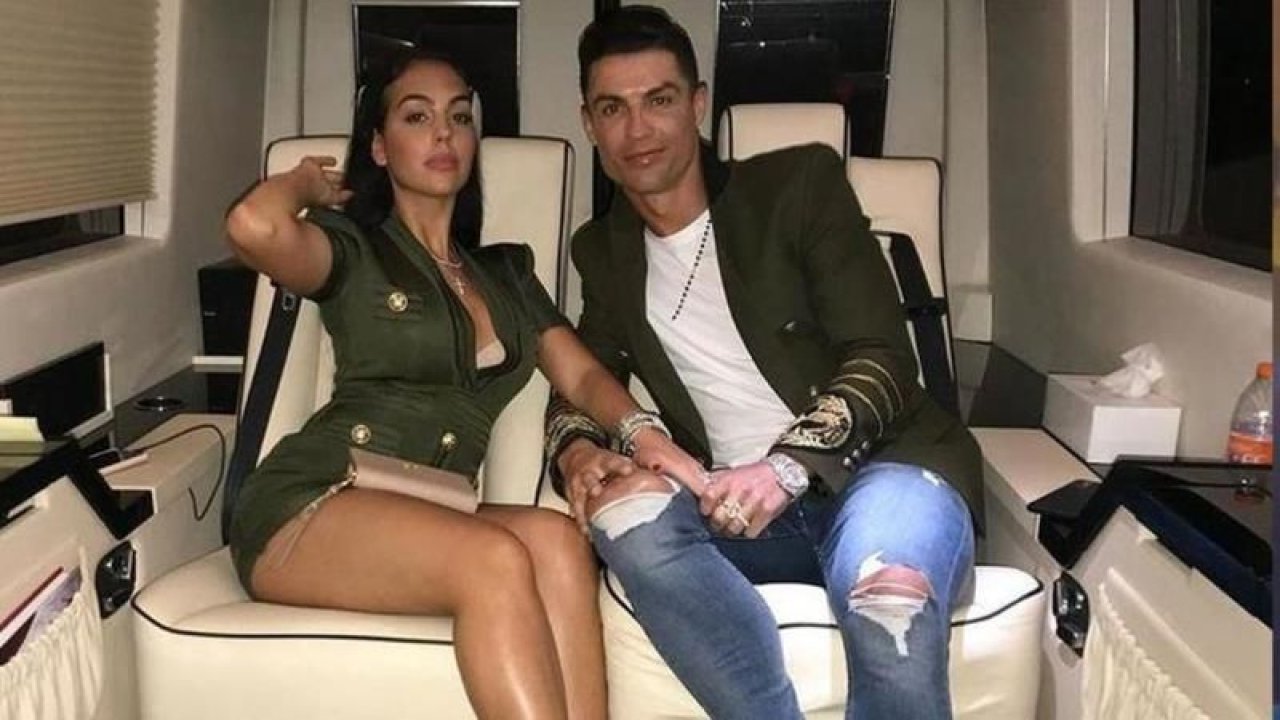 Cristiano Ronaldo ve sevgilisi arasında neler oluyor? Ronaldo açtı ağzını yumdu gözünü! Milyonlarca hayranı duyduklarına inanamadı