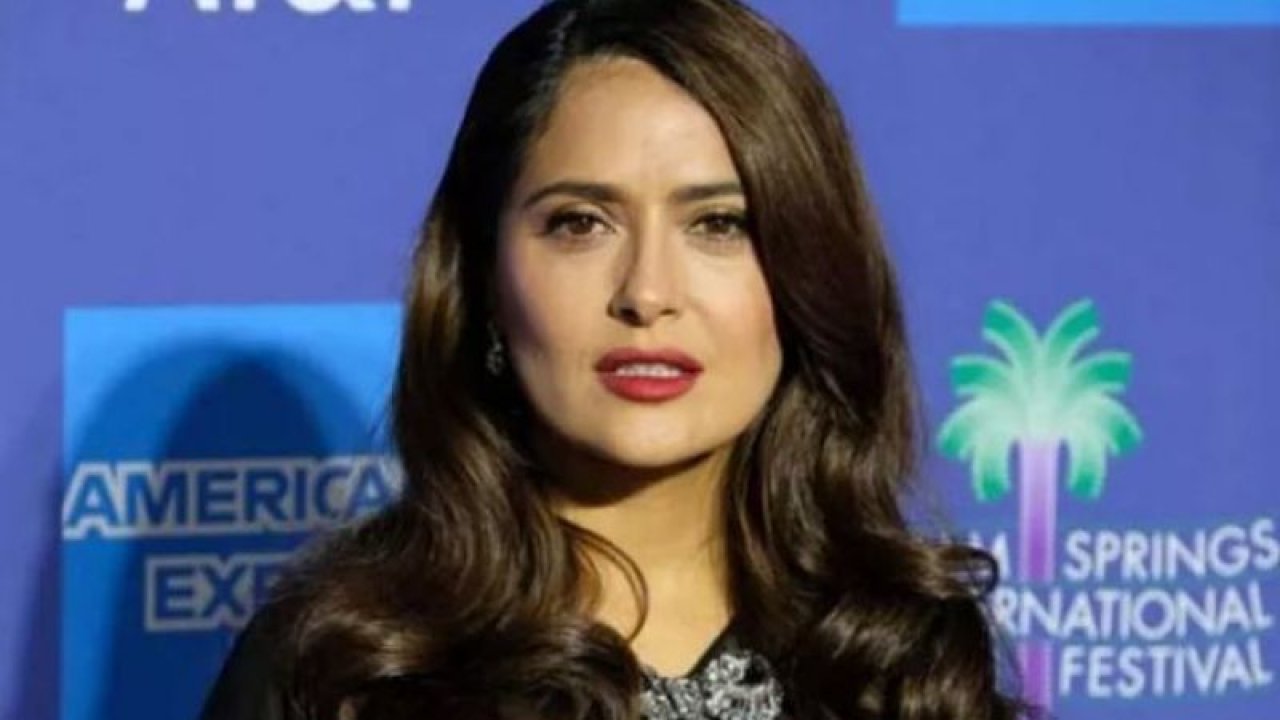 Salma Hayek dans partneri Tatum’un iç çamaşırlı halini paylaştı! Ateşli doğum günü tebriği…
