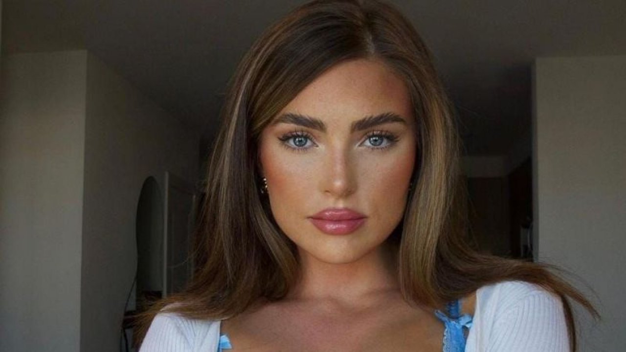 Julia Sandoval mavi bikinisi, göğüslerini kapatmaya yetmedi! Pozları verdi; sosyal medya takipçilerini delirtti! “Hiç giymeseydin…”