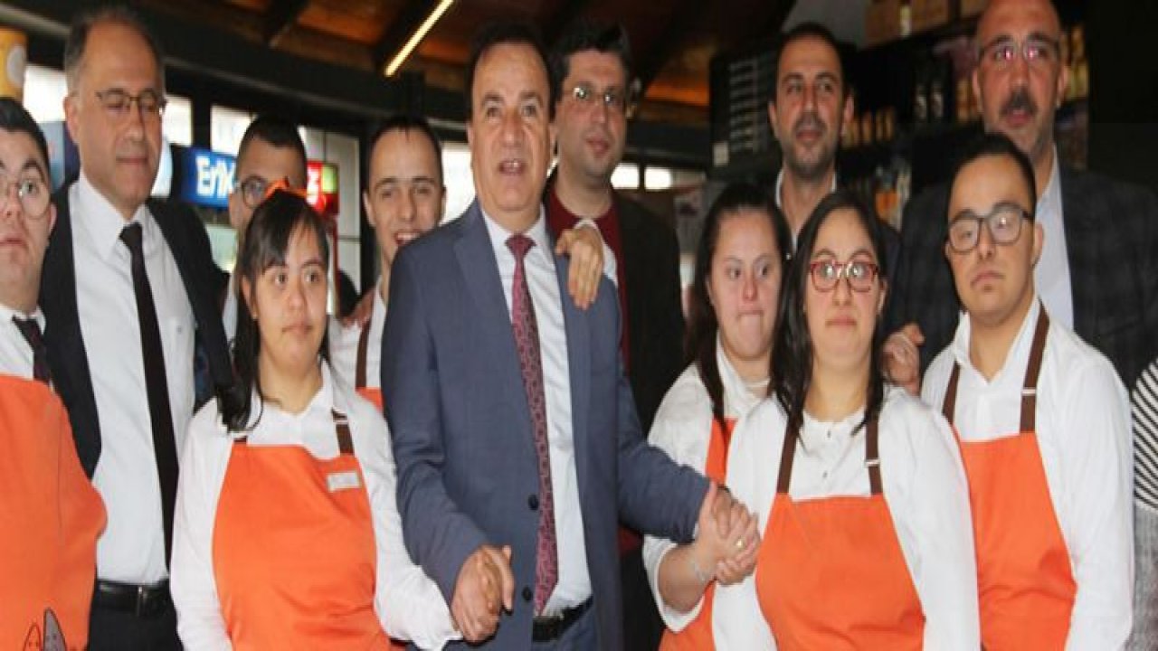 MUTLU KAFE 1 YAŞINDA