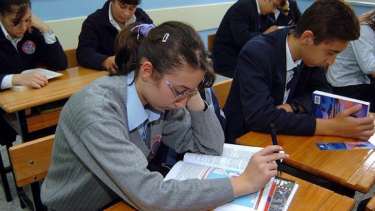 Milli Eğitim Bakanı’ndan Lise Son Öğrenciler İçin Yeni Açıklama! 12. Sınıfların Devam Sorunu Ortadan Kalkıyor Mu?