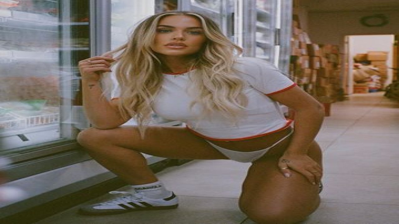 İngiliz fenomen Lottie Tomlinson markette soyundu! Beyaz iç çamaşırıyla market raflarını gezip beğeni topladı