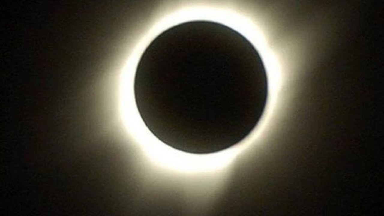 Astrologlar 5 Mayıstaki Ay Tutulmasını İşaret Etti! Bu Tarihlere Dikkat...