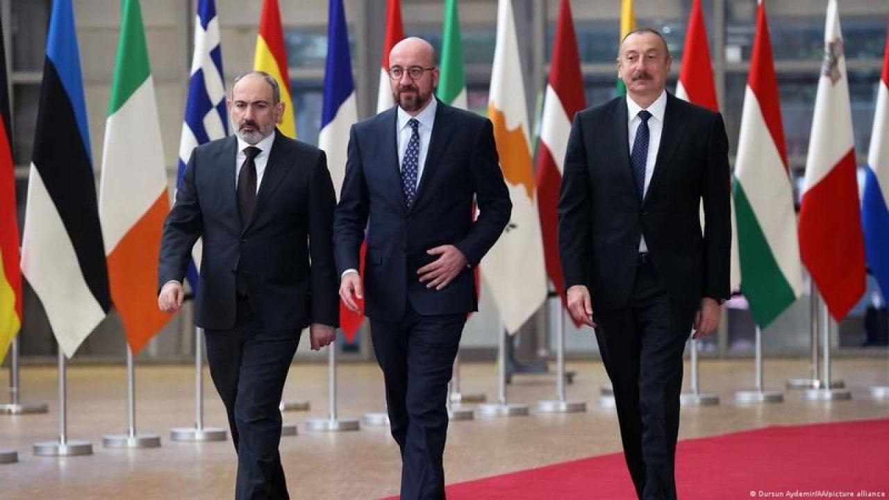 Azerbaycan ve Ermenistan Arasında Tarihi Anlaşma! Azerbaycan ve Ermenistan Arasında Yıllardır Süren Çatışmalara Son Veriliyor!