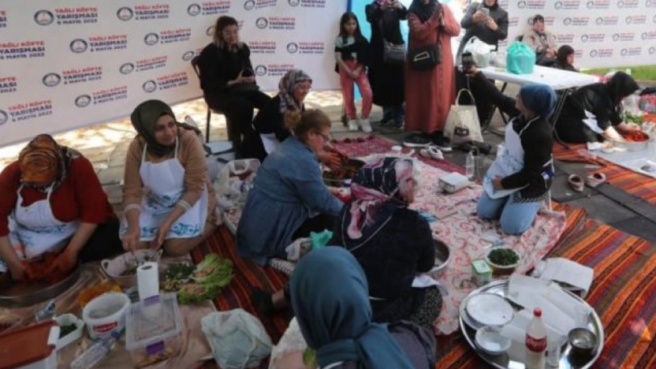 Gaziantep'te Baharın gelişi Hıdırellez Kutlamalarında “Yağlı Köfte” yarışması ile kutlandı... Antepli Kadınlar Yağlı Köfte” yarışmasında hünerlerini sergiledi.