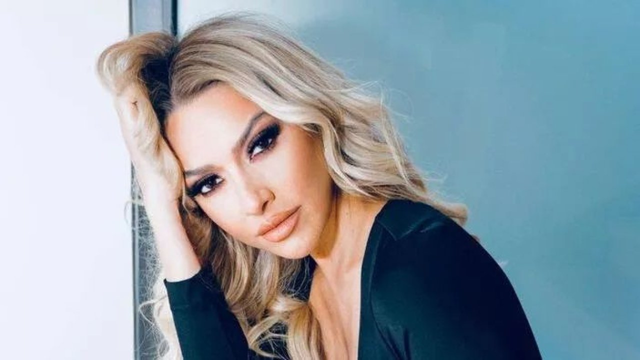 Azerbaycan'da Hadise rüzgarı esti! Beyaz dekolte tulumu içinde nefes kesti!