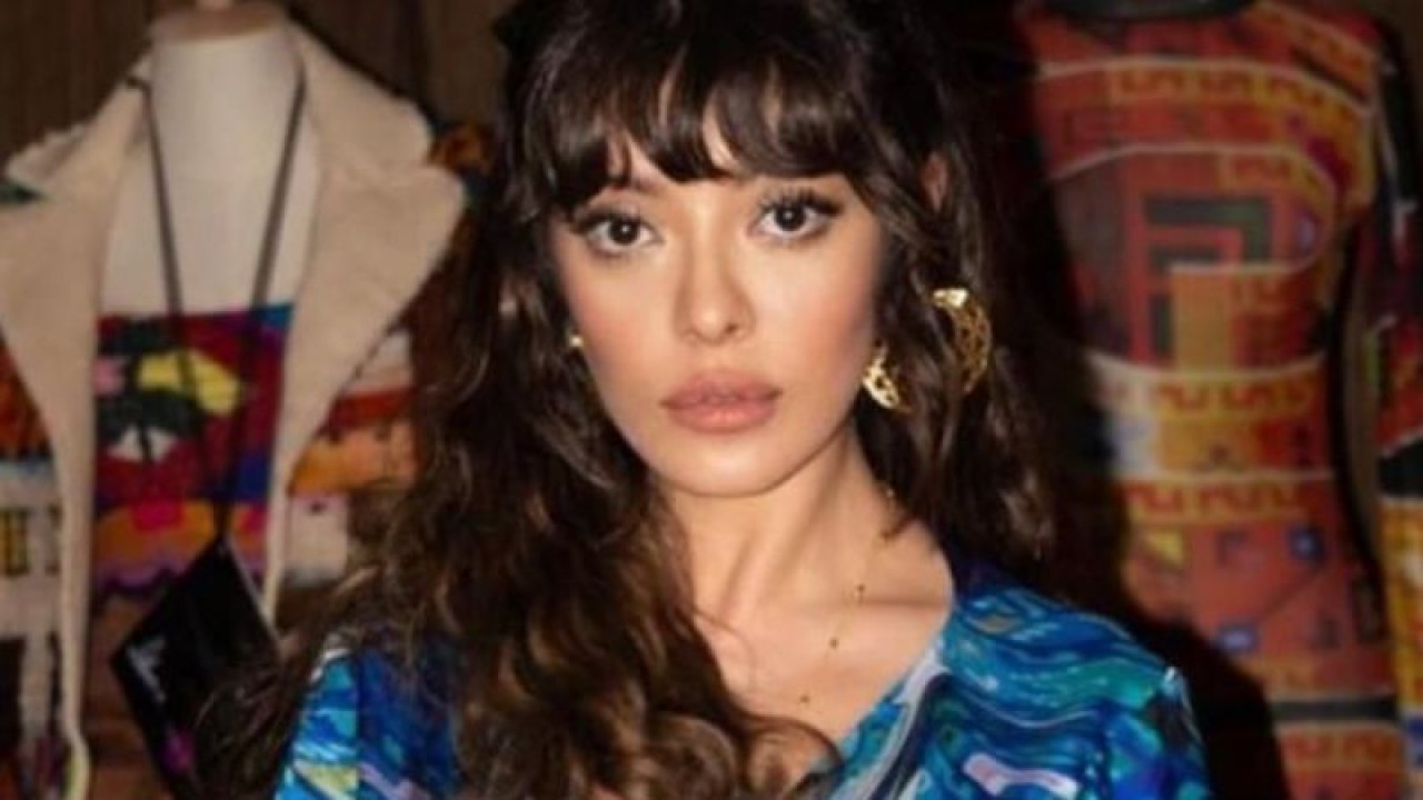Kraliçe dizisinde Zeynep karakterini canlandıran Selin Şekerci kimdir? Hayatına dair bilinmeyenler…