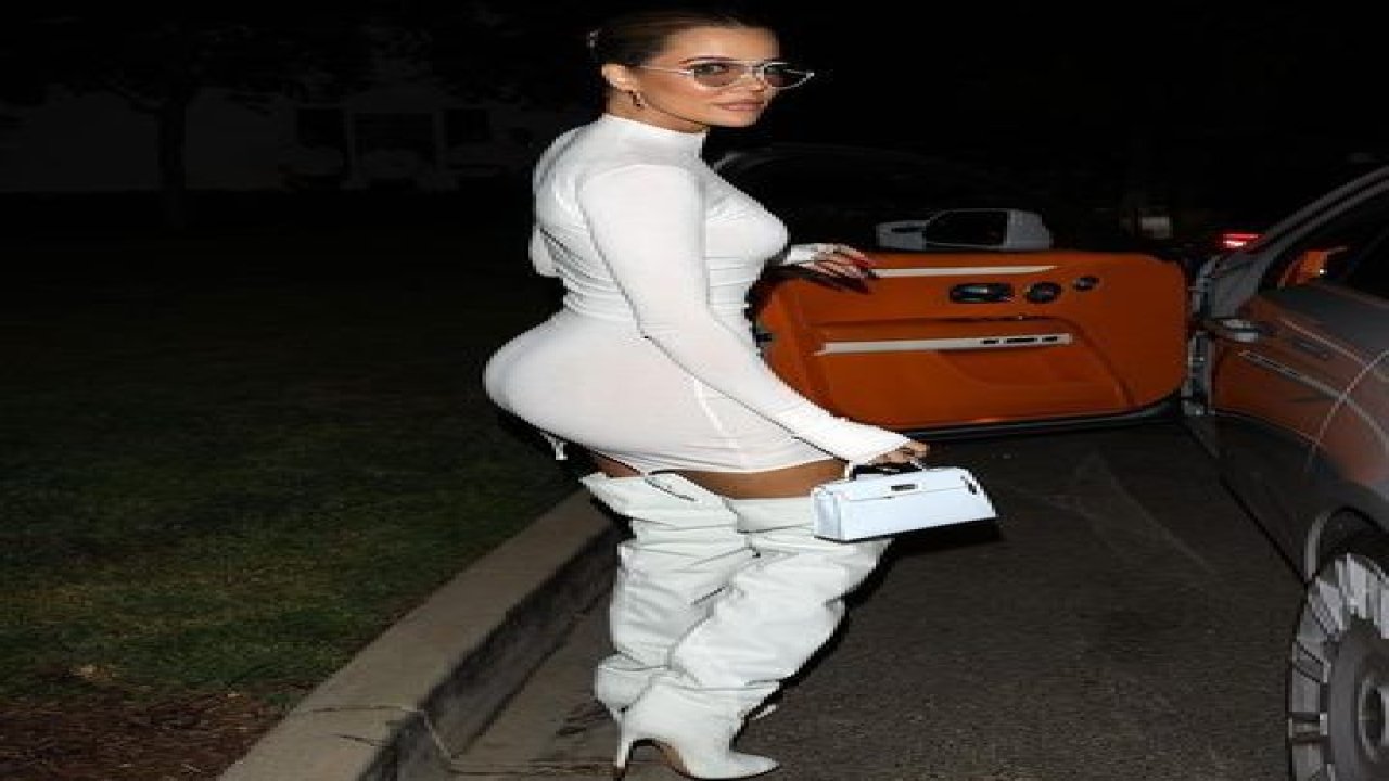 Khloé Kardashian’ın bikinili paylaşımına rekor beğeni! 38 yaşındaki güzelin muhteşem fiziği çok konuşuldu